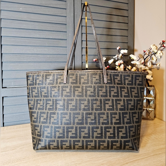 Authentic FENDI Zucca Spalmati Canvas Large Tote Shoulder Bag Purple 💜 - Picture 2 of 12